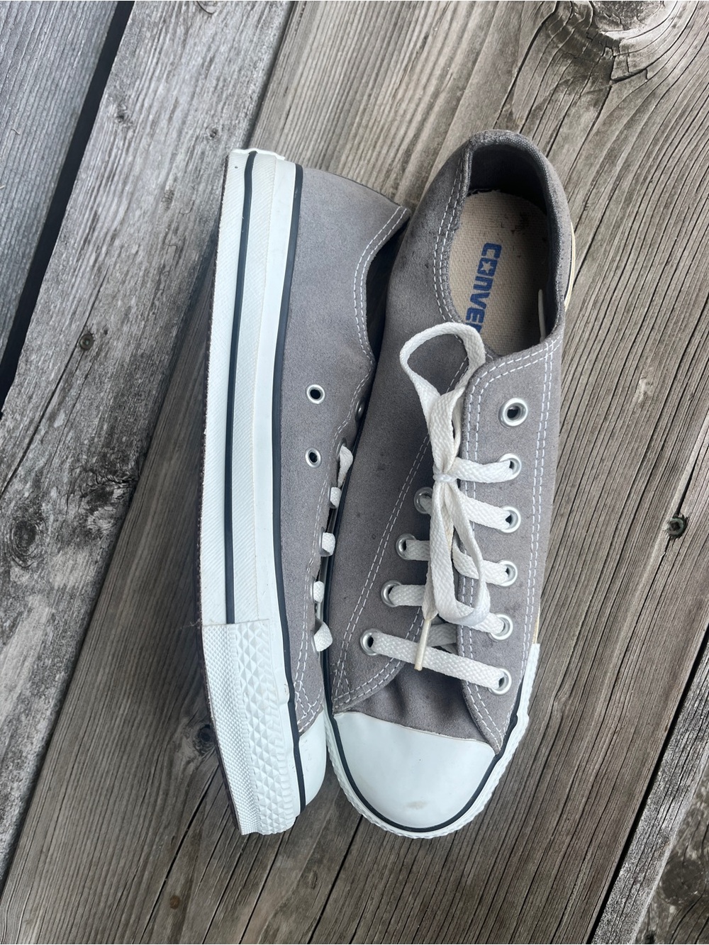 Converse Men's Gray Low-Top Canvas Sneakers — Classic Casual Style
